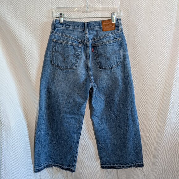 Levi’s High Rise Wide Leg Jeans Size 27 Cropped Distressed Hem Premium Denim - Picture 2 of 12